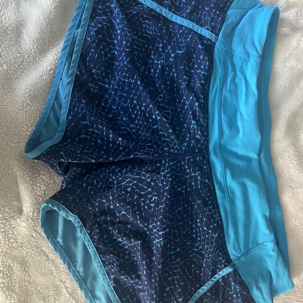 Lululemon shorts size 12 women